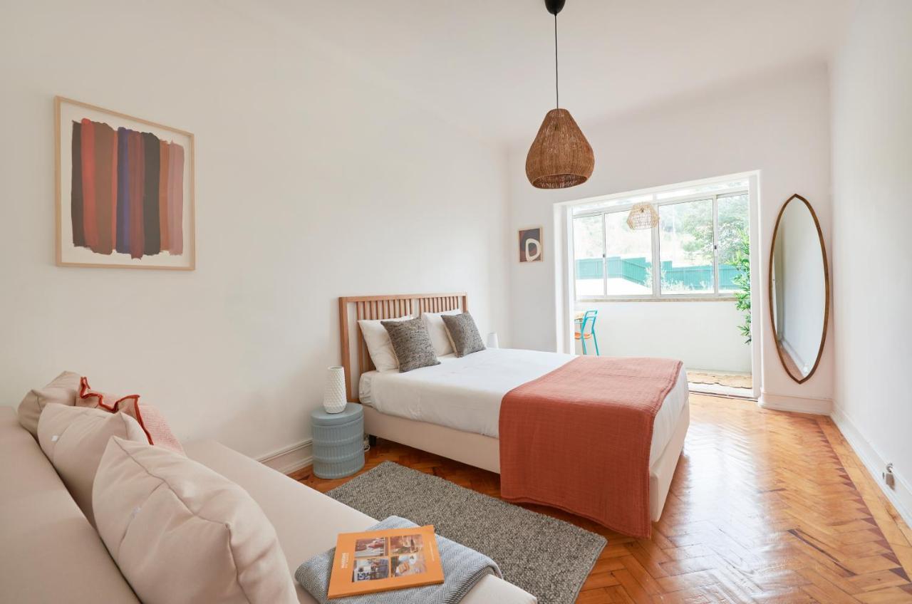 Light-Filled & Renovated Apartment, By Timecooler Lisboa Extérieur photo