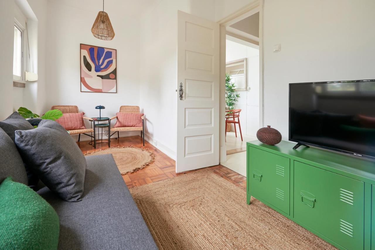 Light-Filled & Renovated Apartment, By Timecooler Lisboa Extérieur photo