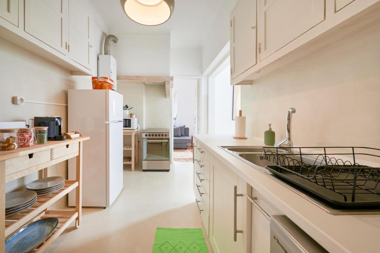 Light-Filled & Renovated Apartment, By Timecooler Lisboa Extérieur photo