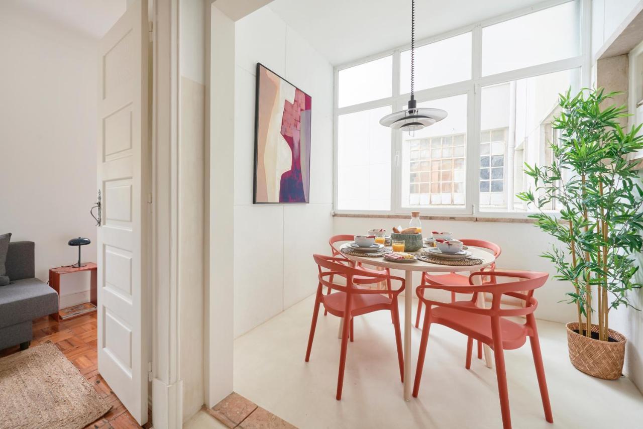 Light-Filled & Renovated Apartment, By Timecooler Lisboa Extérieur photo